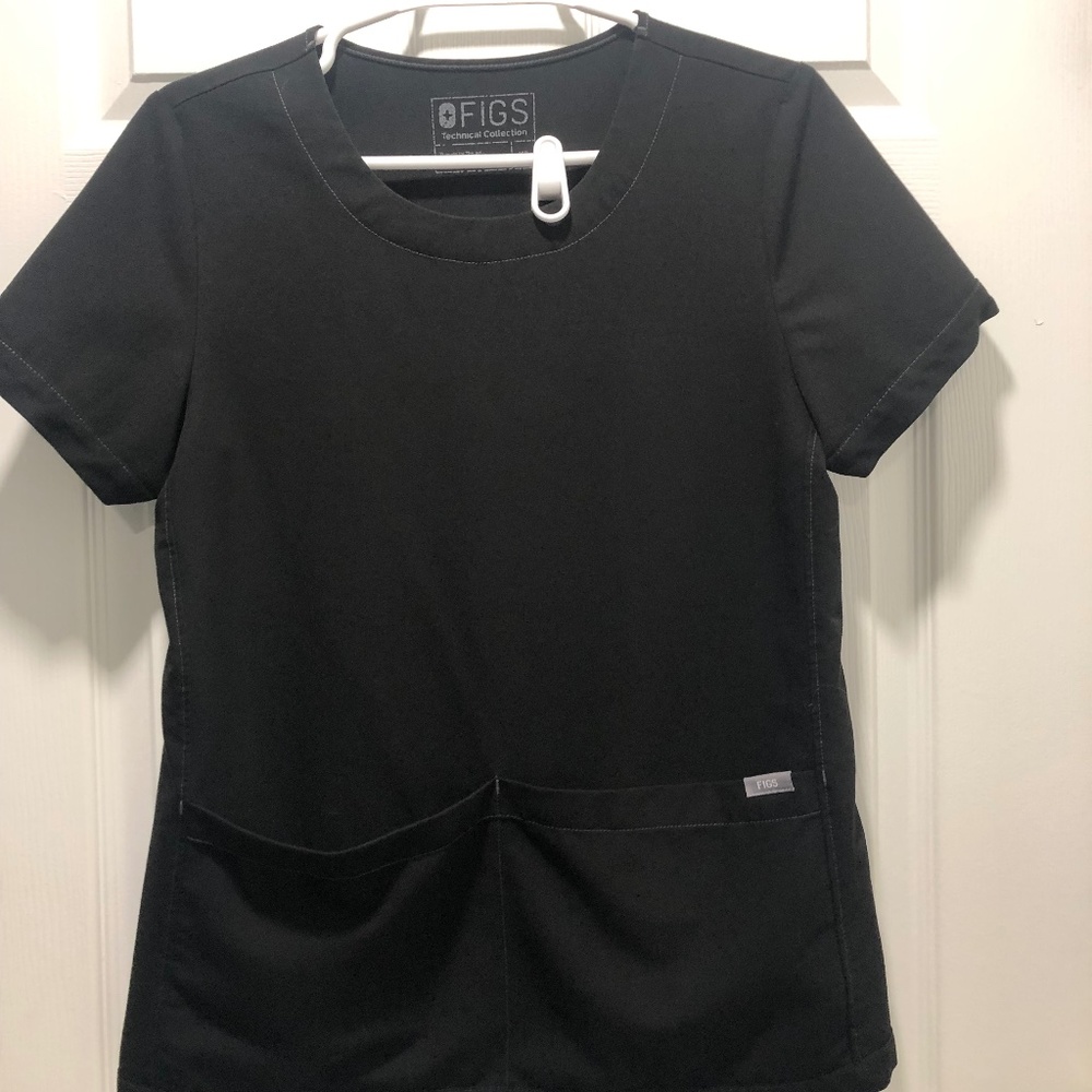 Figs Rama Crewneck Scrub Top in Black XS